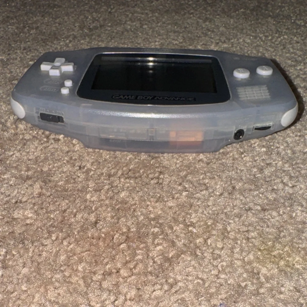 Nintendo Game Boy Advance - Translucent Gray